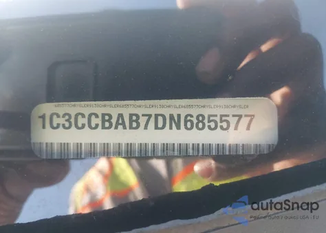 2013 Chrysler 200 Lx z USA, uszkodzony, nr VIN 1C3CCBAB7DN685577